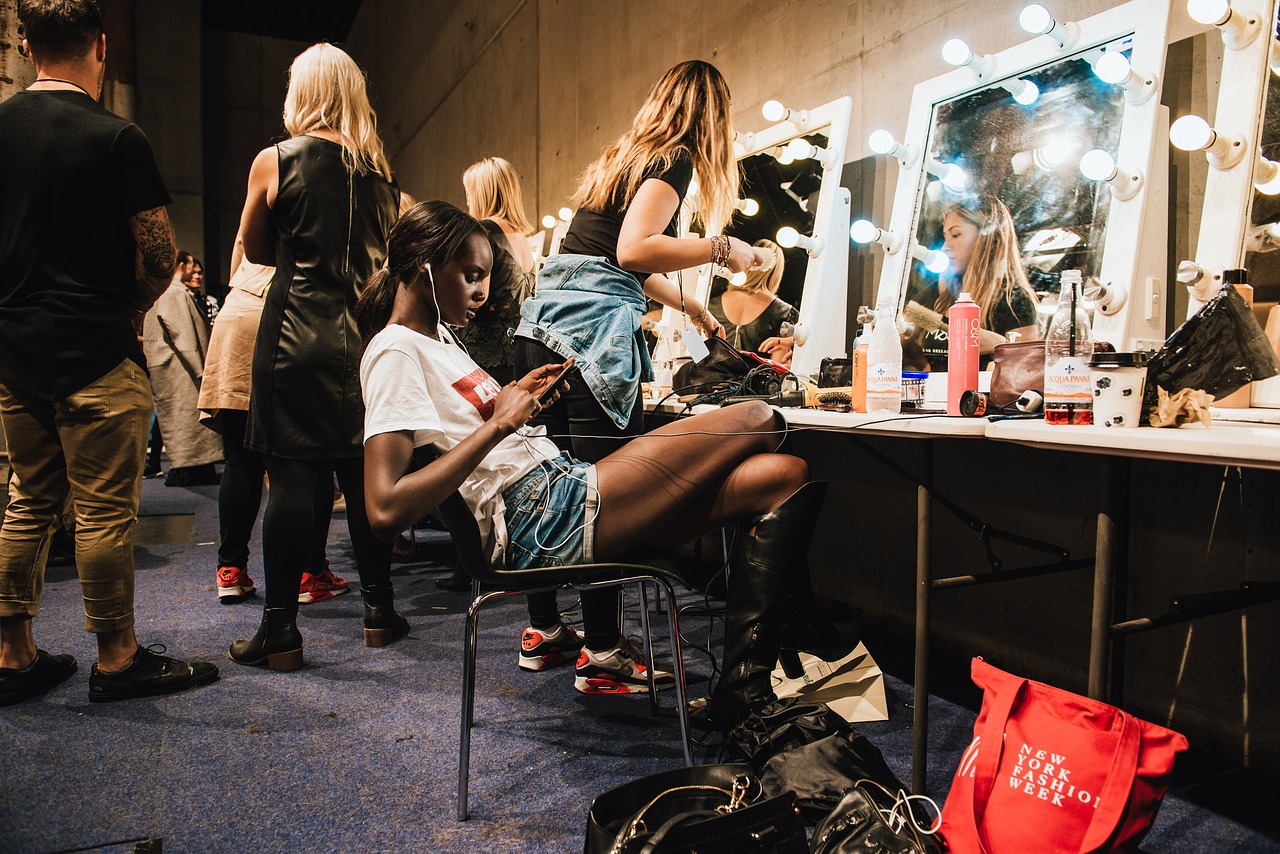 entdecken sie die neuesten styling-trends, tipps und inspirationen für einen individuellen look. von mode über frisuren bis zu make-up – alles für ihr perfektes styling auf einen blick.