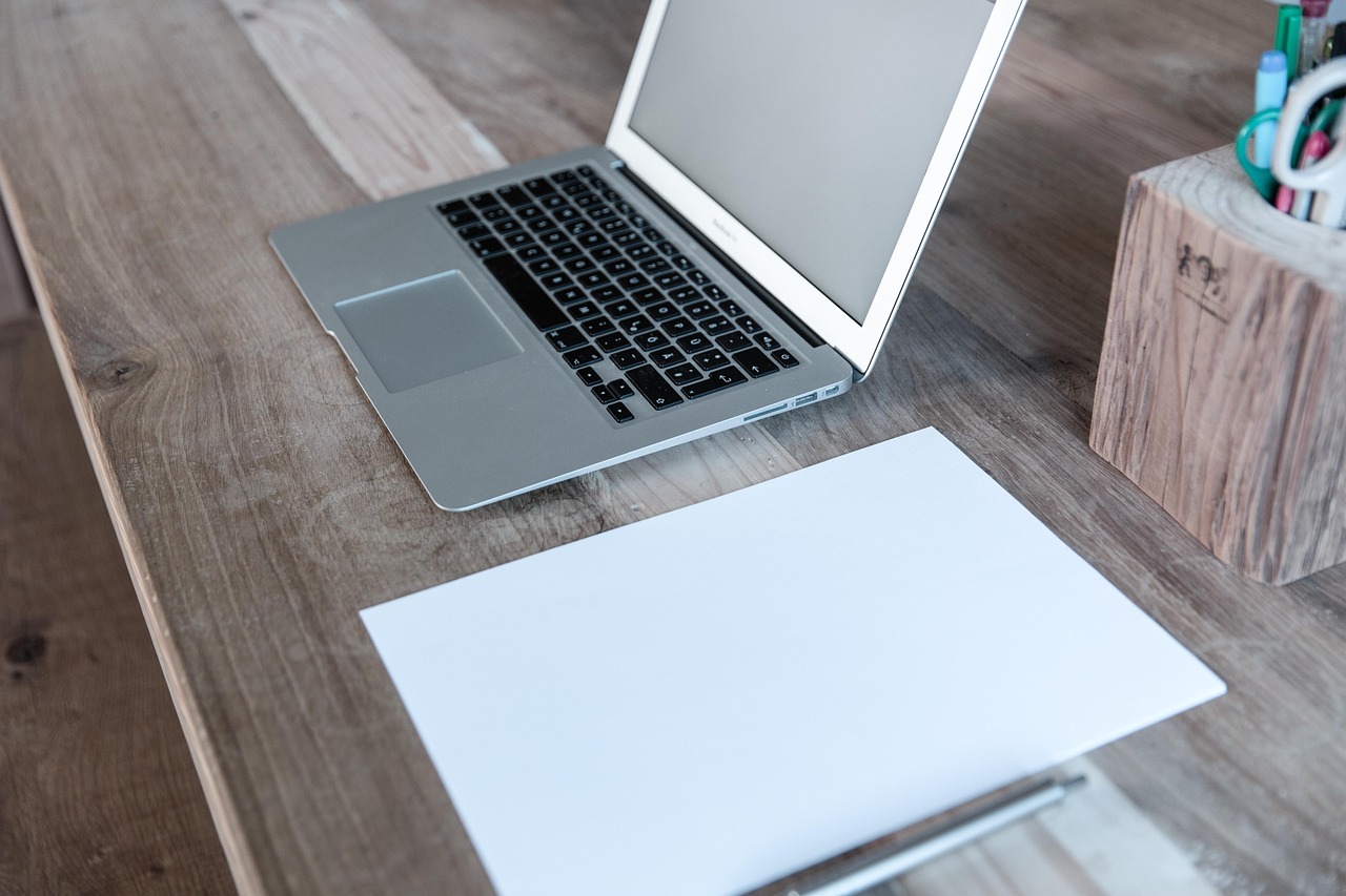 Welche digitalen Tools verbessern die Produktivität im Home Office?